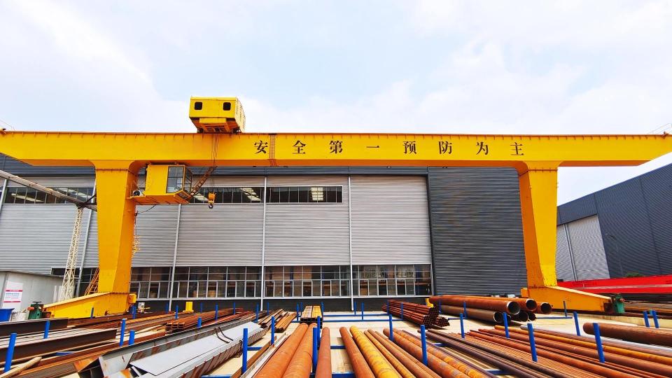 L Leg gantry crane