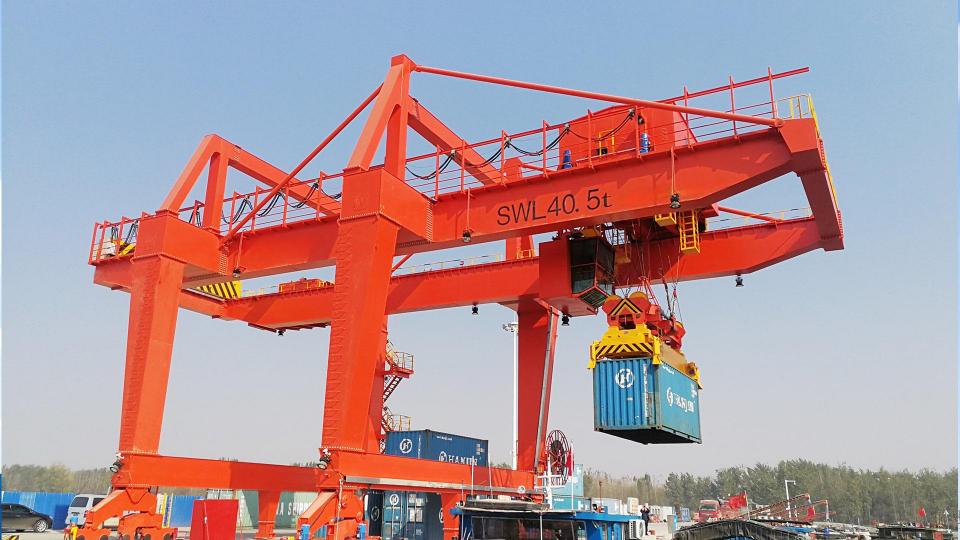 Rail-Mounted Gantry Crane (RMG)
