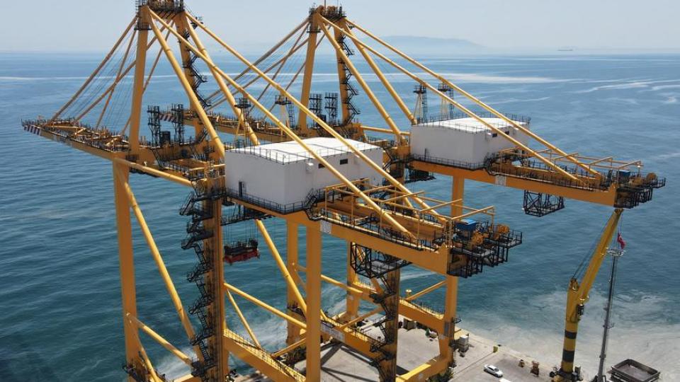 Ship-to-Shore Crane