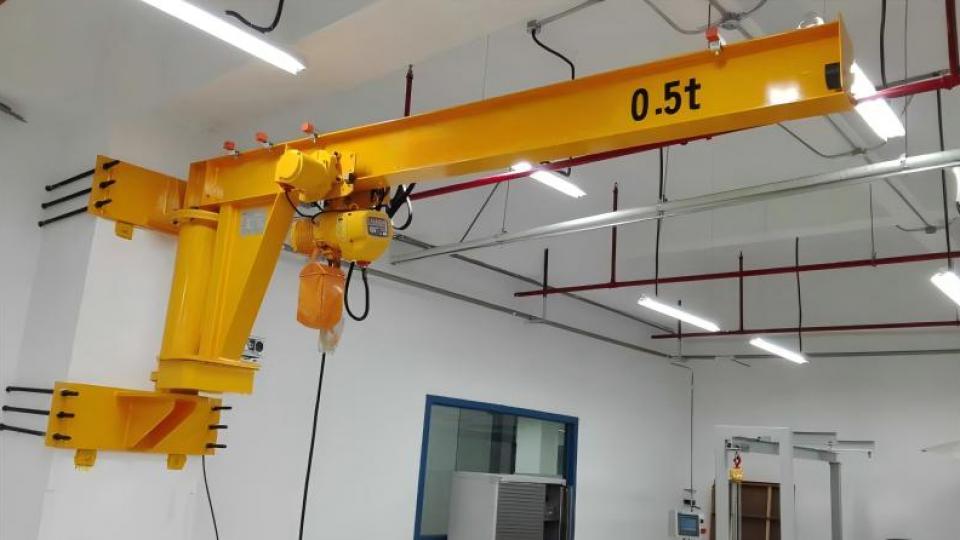 Wall-Mounted Jib Crane